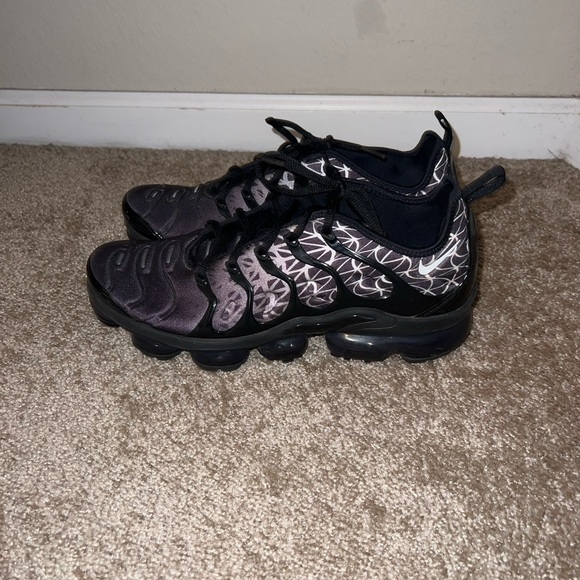 I’m currently selling Nike airmax vapor - Picture 4 of 4